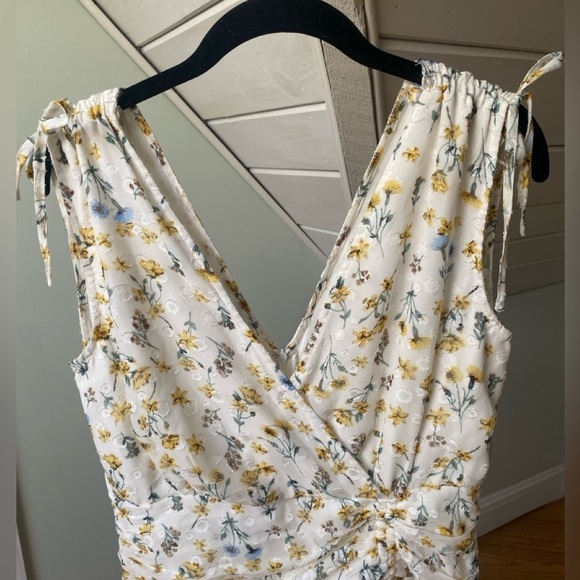 Fanco Becca Tiered Maxi Dress White | Yellow & Blue Floral | Large | High Low - Picture 3 of 16